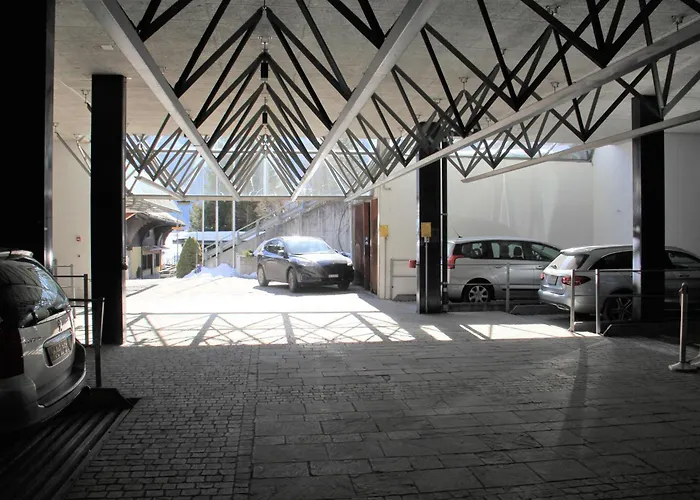 - Elements Grindelwald