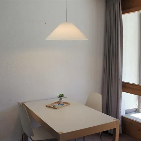 אכסניה - Elements *